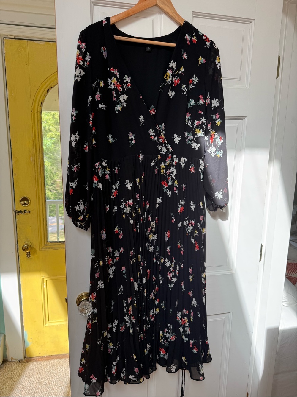 Ann Taylor Navy Floral Long-Sleeve Pleated Midi Dress